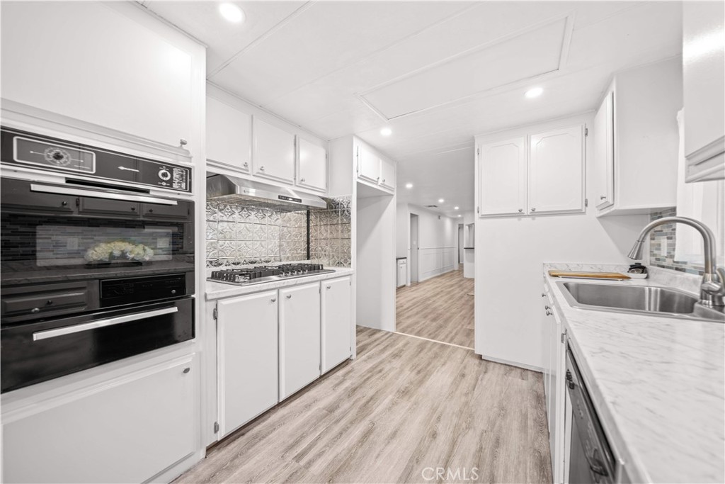 1035 17 E Huntington Avenue 17