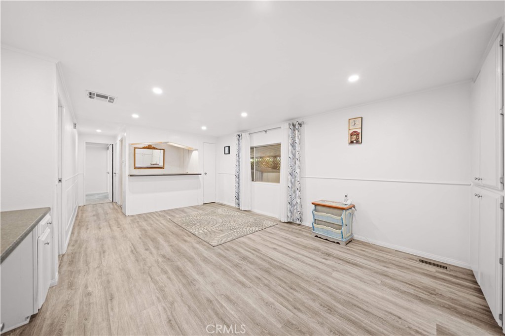 1035 17 E Huntington Avenue 17
