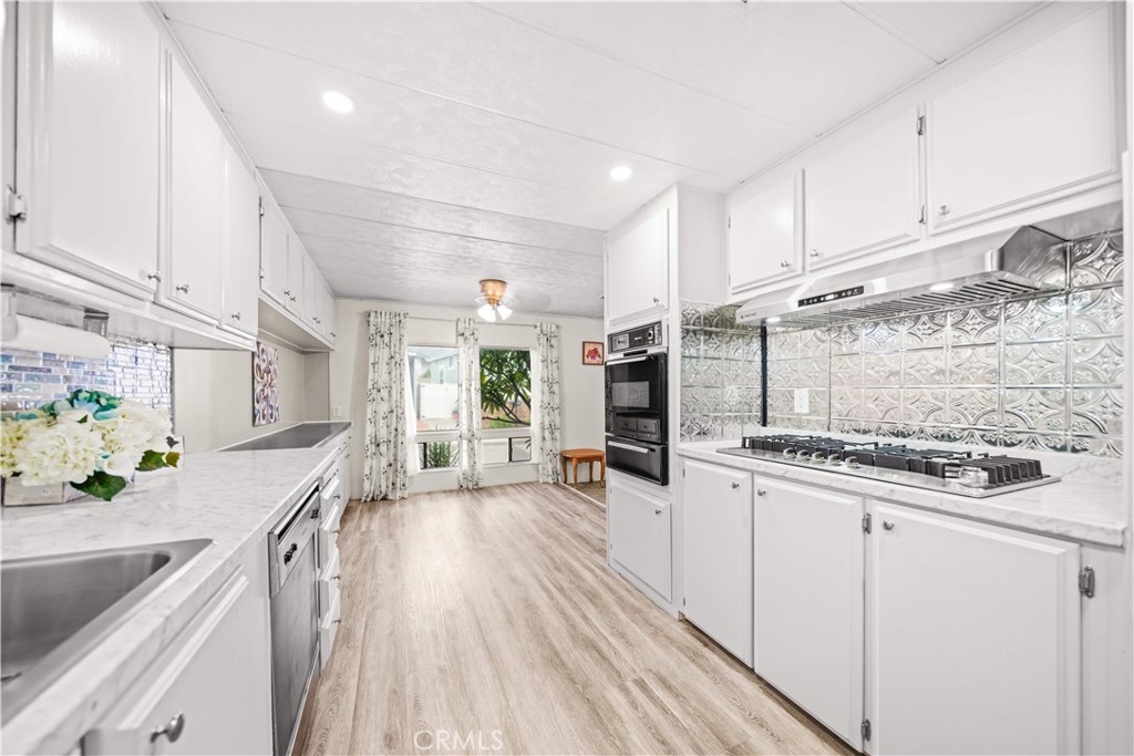 1035 17 E Huntington Avenue 17