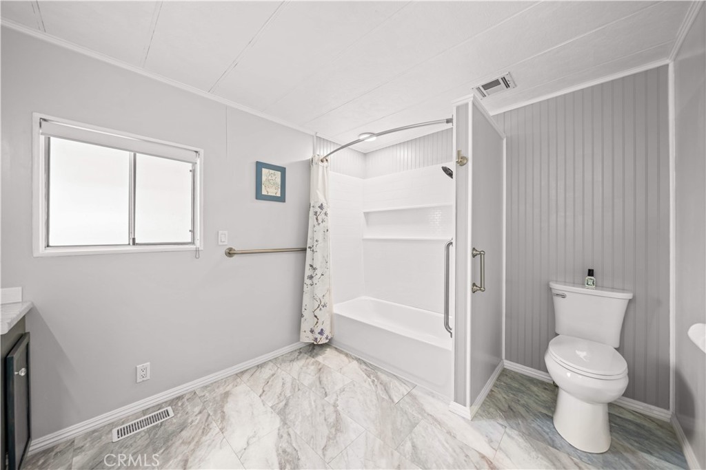 1035 17 E Huntington Avenue 17