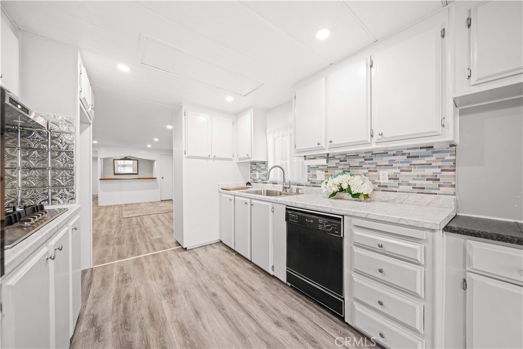 1035 17 E Huntington Avenue 17
