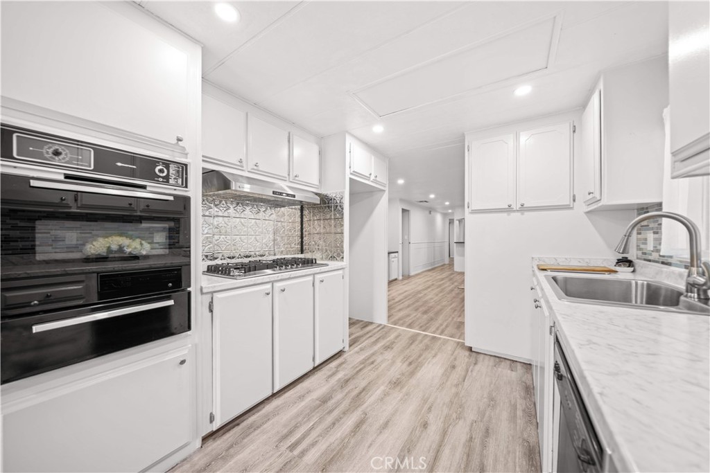 1035 17 E Huntington Avenue 17