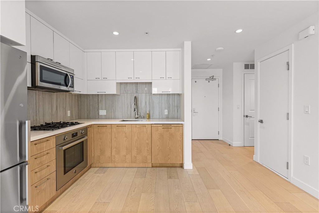 400 S Broadway