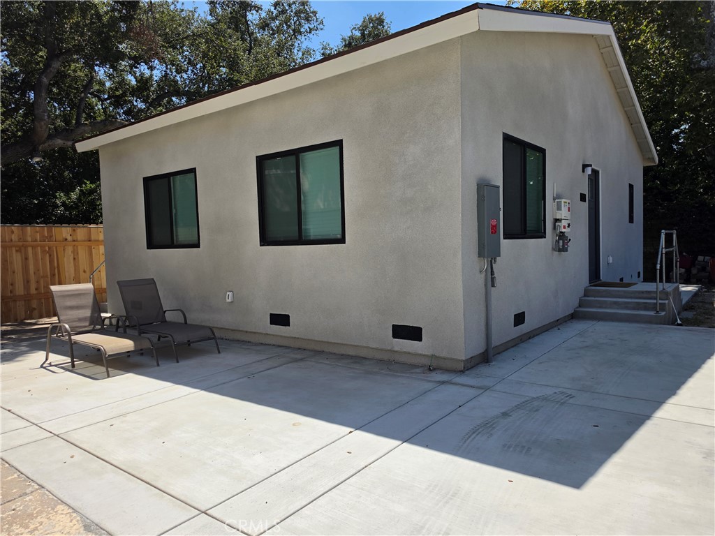 1237 N Craig