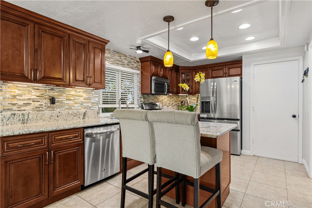 15757 Country Club Dr