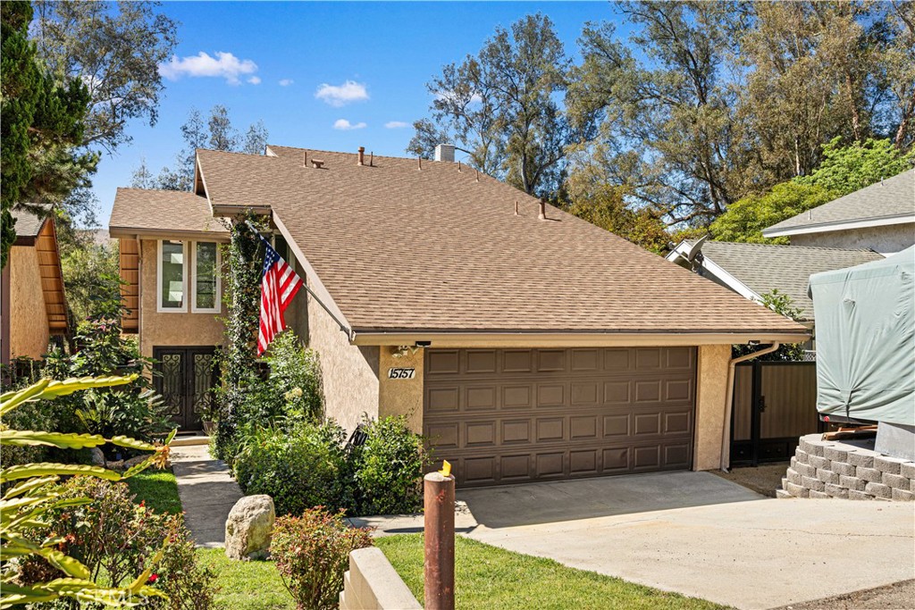 15757 Country Club Dr