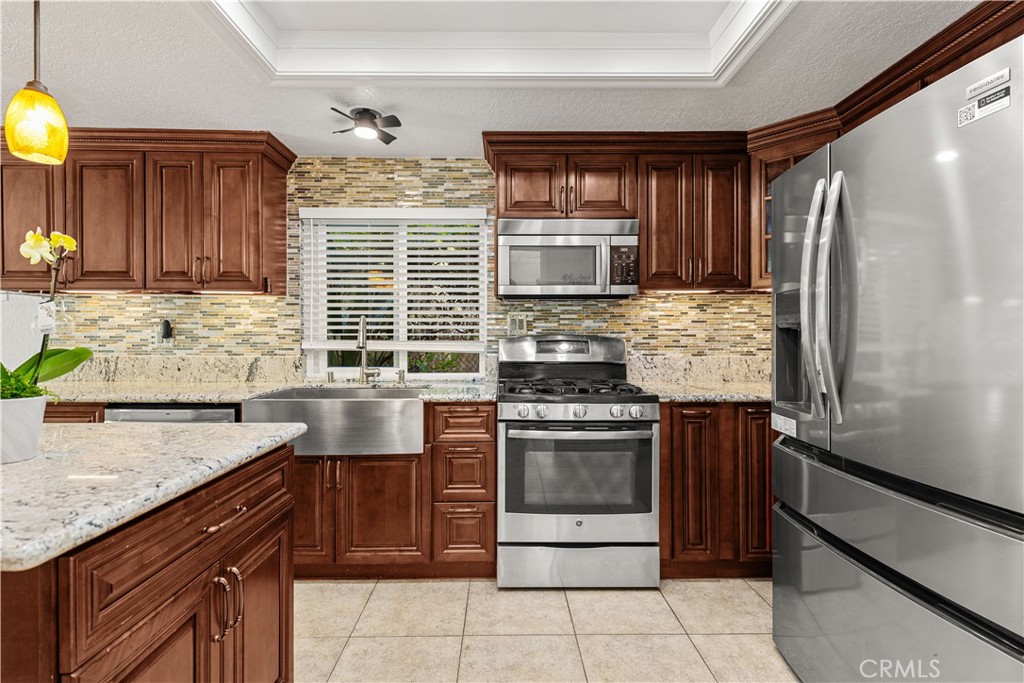 15757 Country Club Dr
