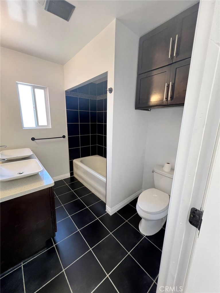 324 W Oliver