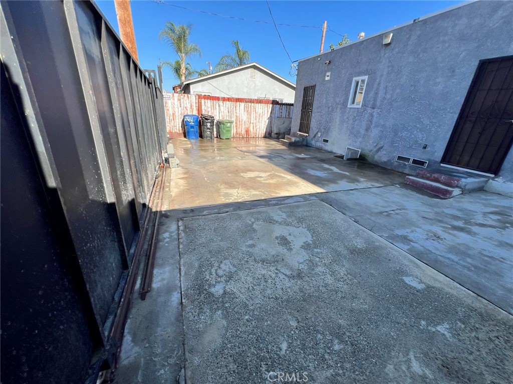 324 W Oliver