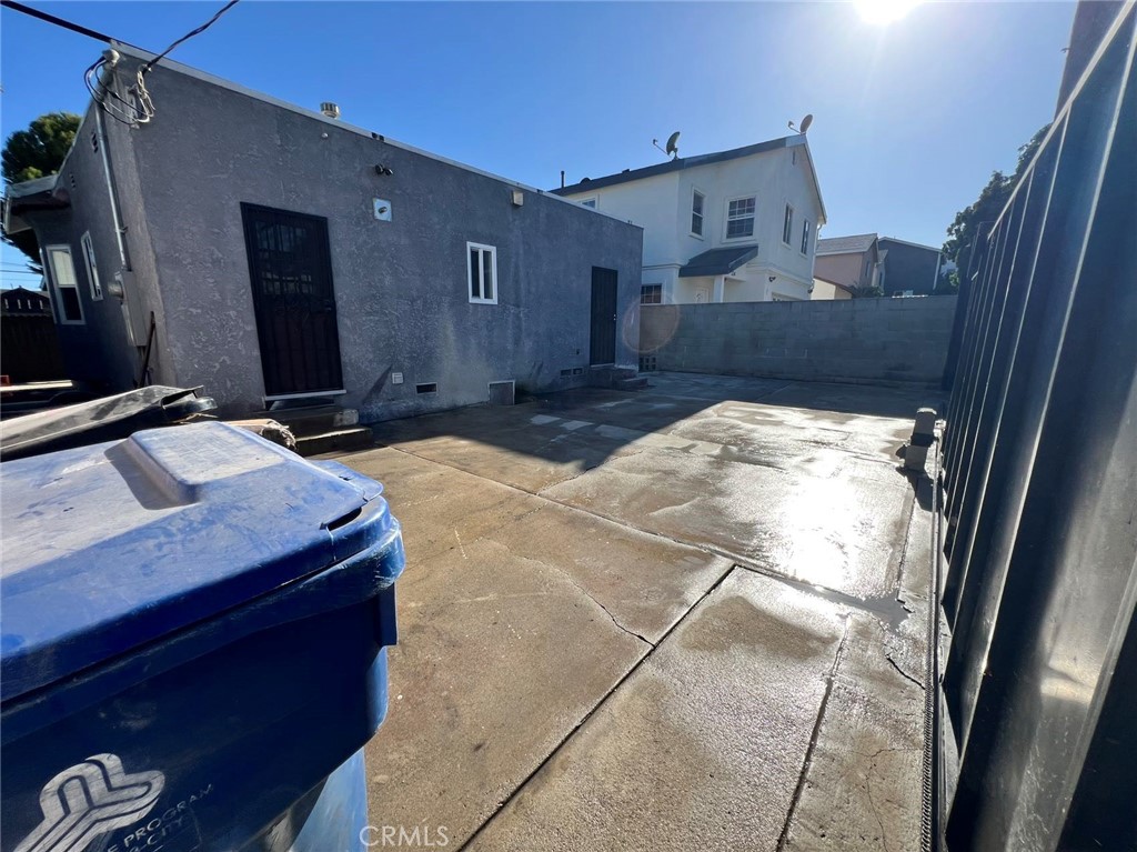 324 W Oliver