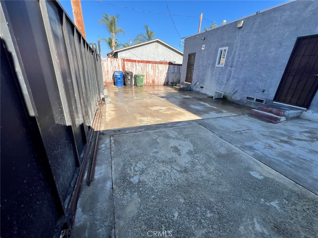 324 W Oliver