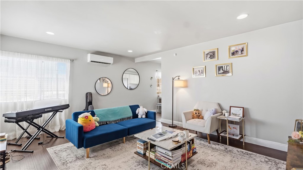28 W Ramona Road