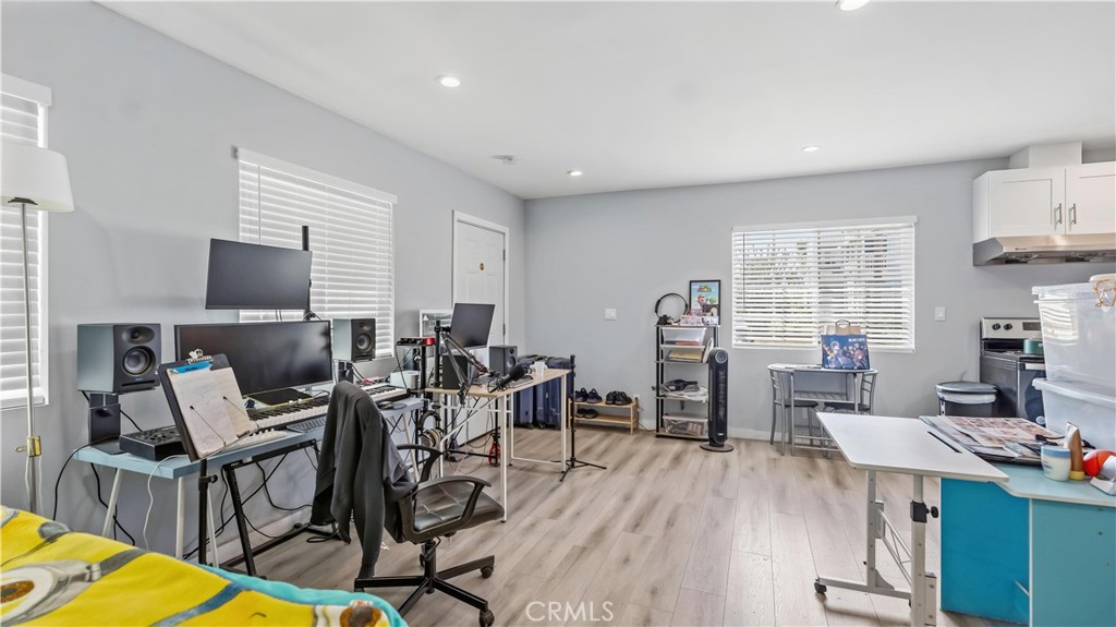 28 W Ramona Road