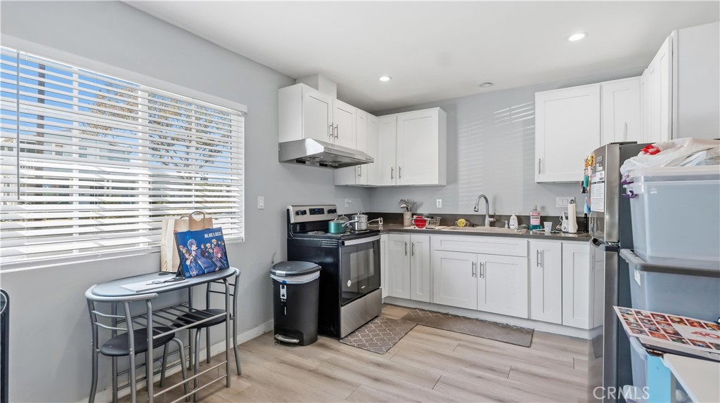 28 W Ramona Road