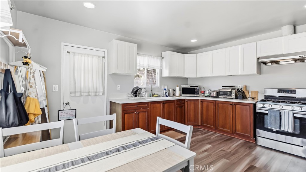 28 W Ramona Road