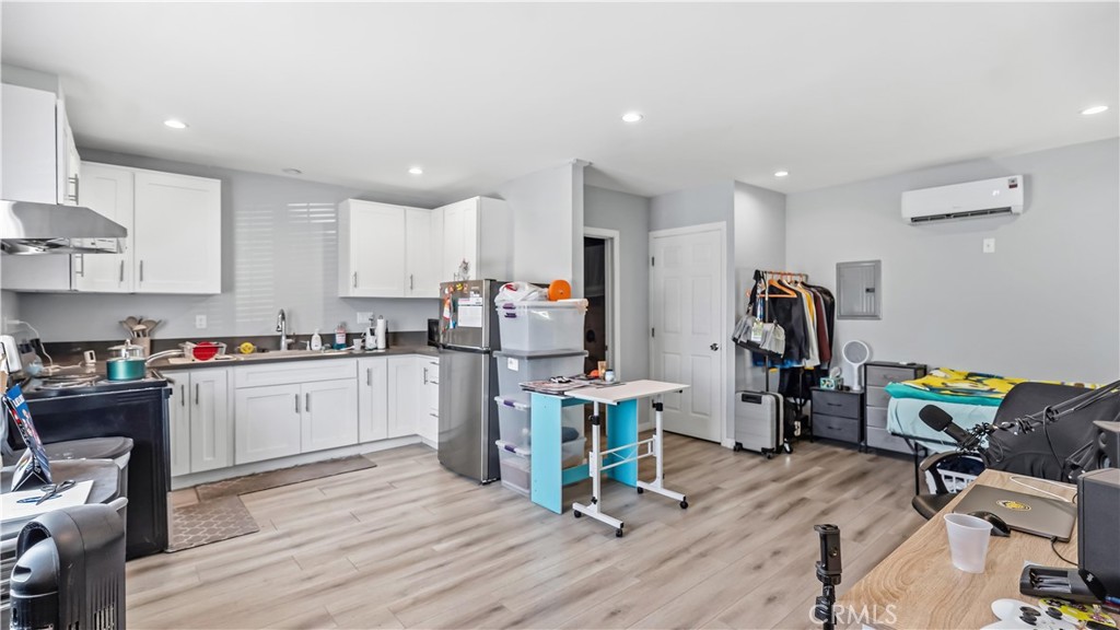 28 W Ramona Road