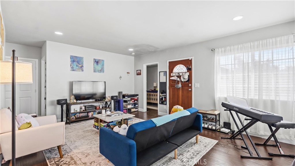 28 W Ramona Road