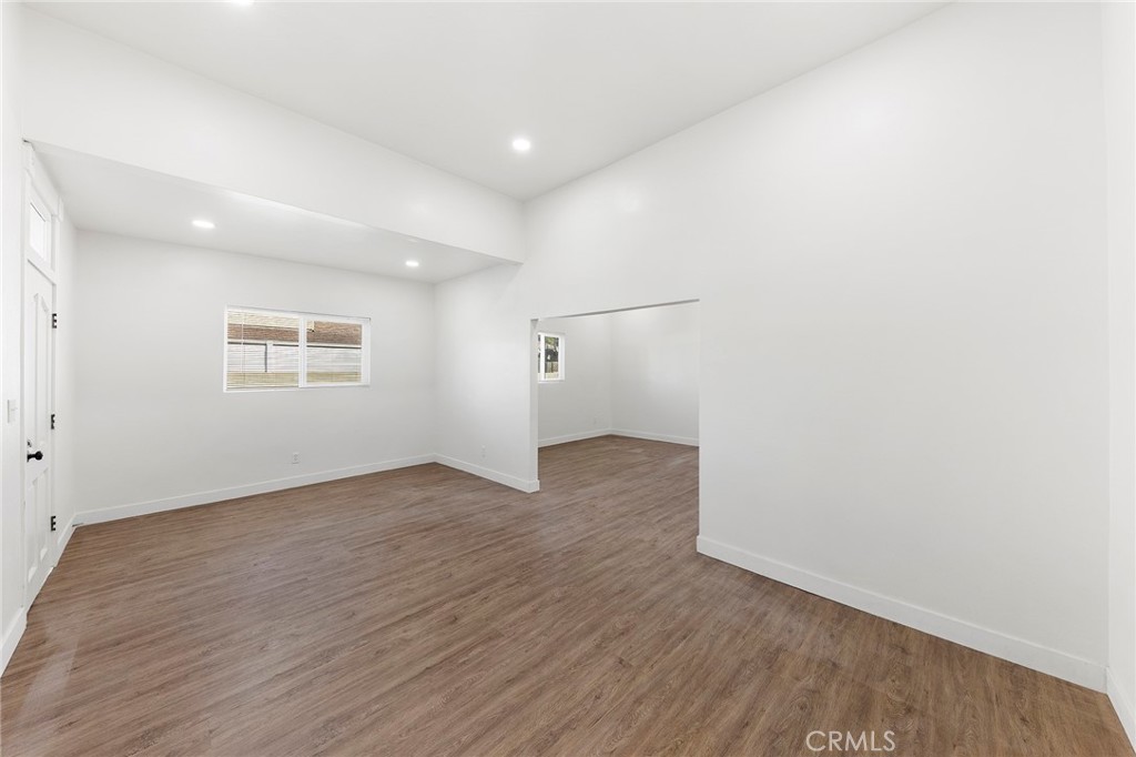 2060 E Cienega