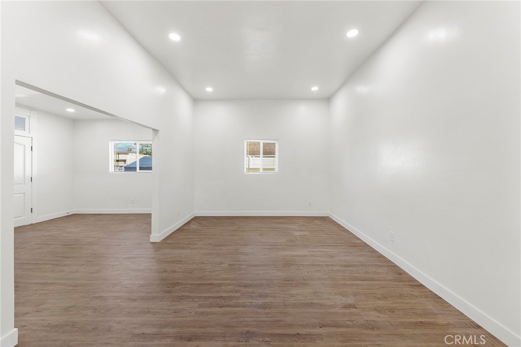 2060 E Cienega