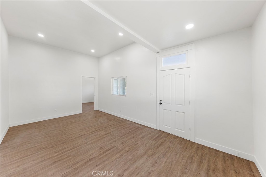 2060 E Cienega