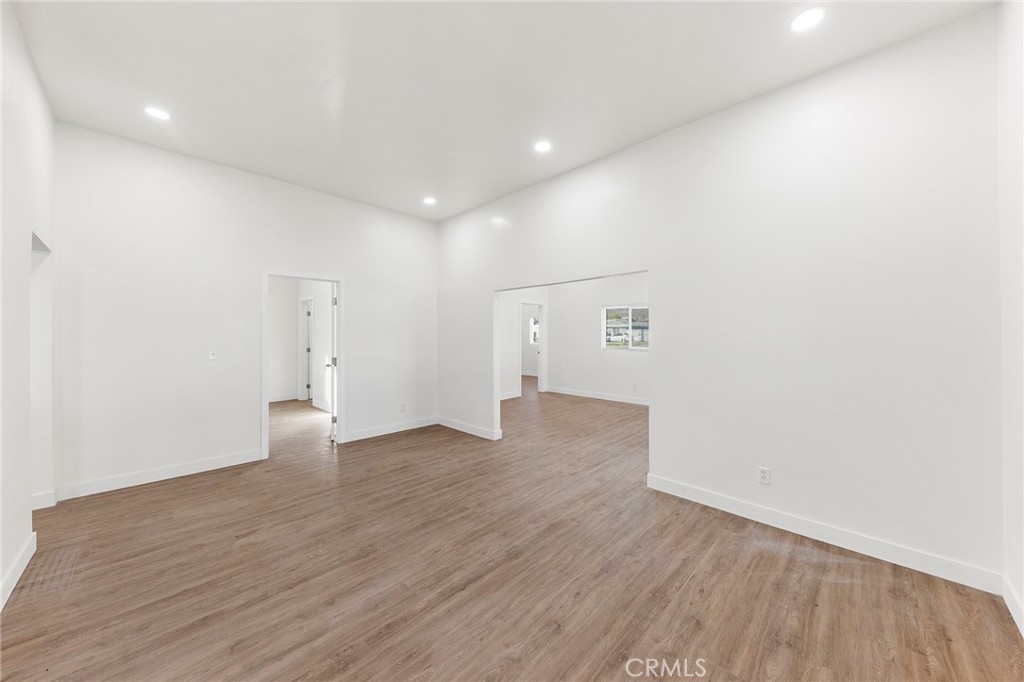 2060 E Cienega