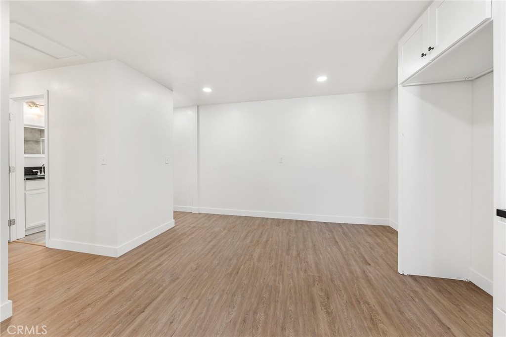2060 E Cienega