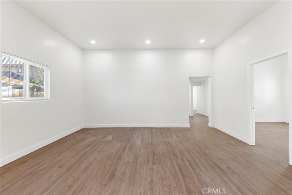 2060 E Cienega