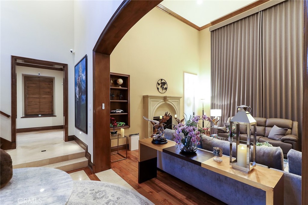 725 Carriage House