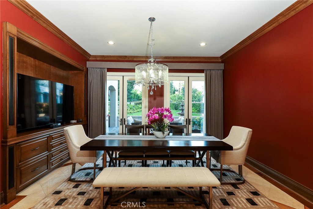 725 Carriage House
