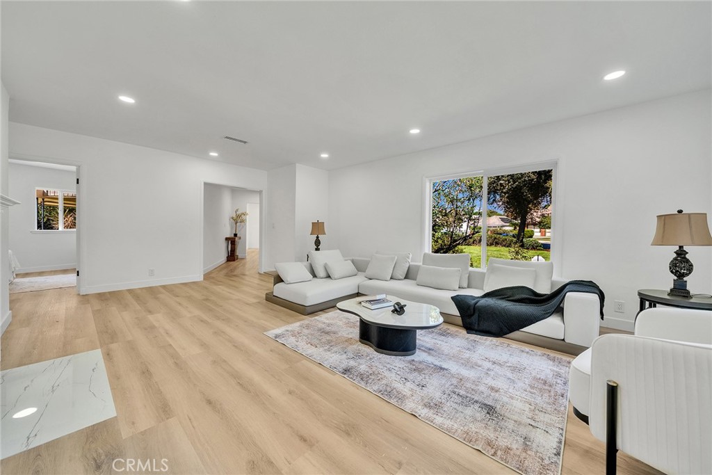 202 W Norman Avenue