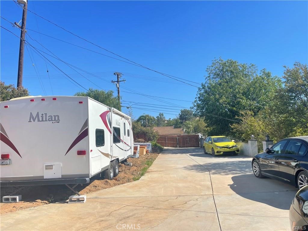 17660 Mariposa