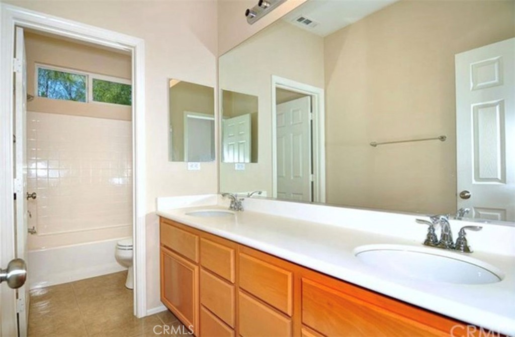 1665 Hayloft Place