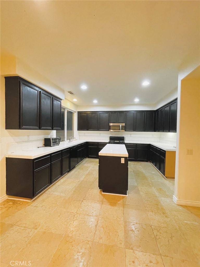1665 Hayloft Place