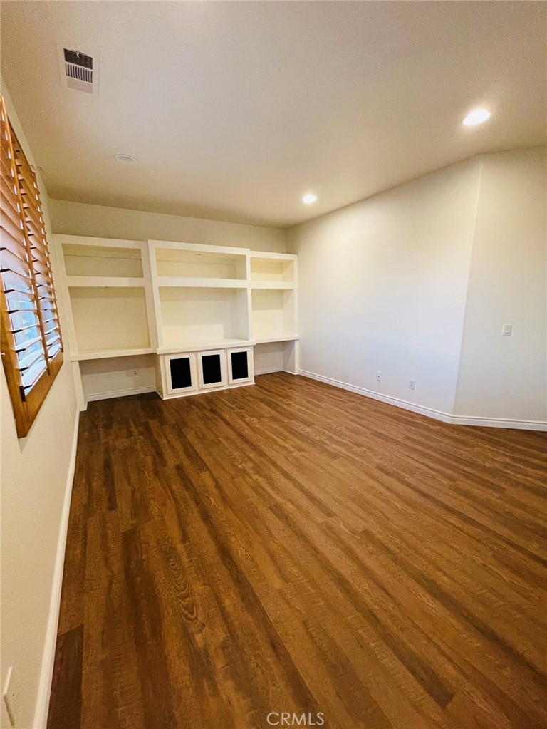 1665 Hayloft Place