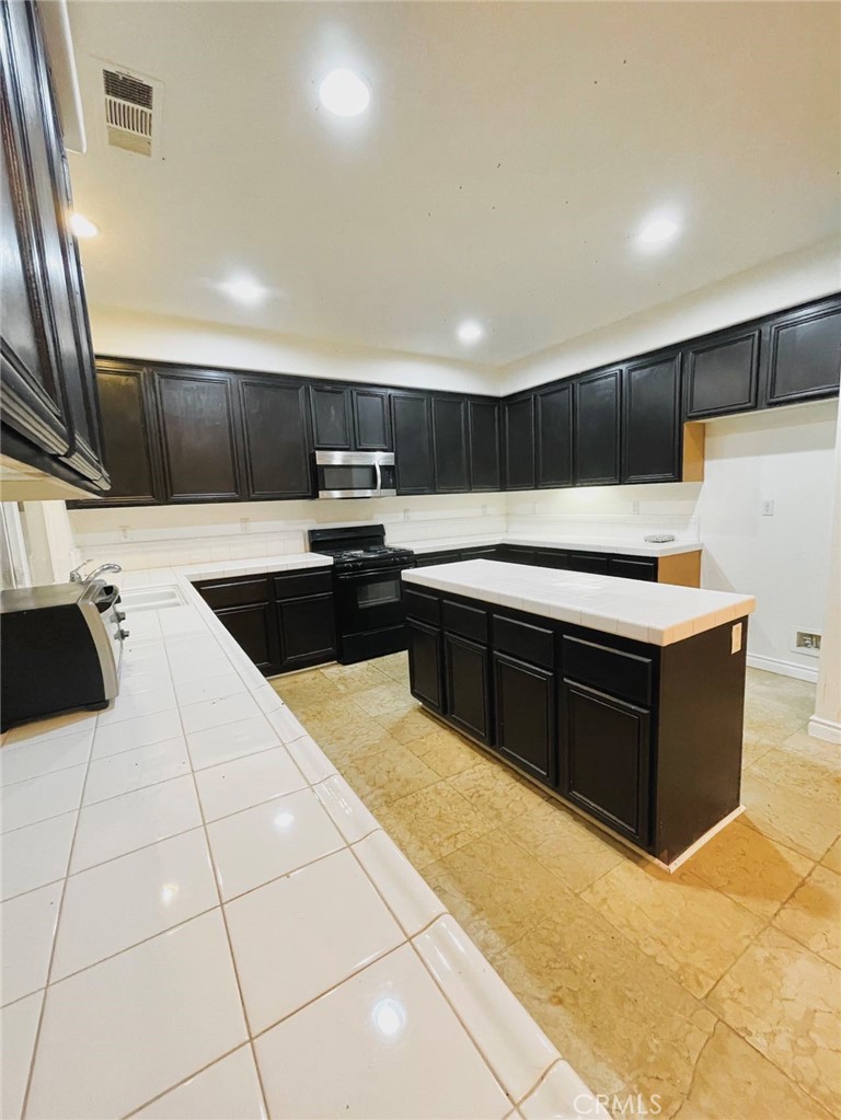 1665 Hayloft Place