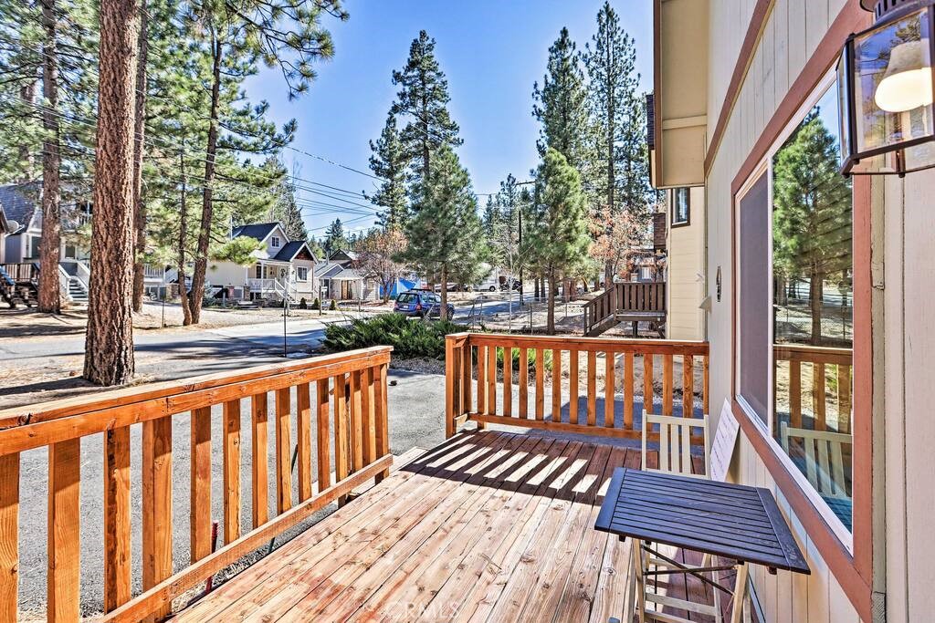 560 Lakewood Lane