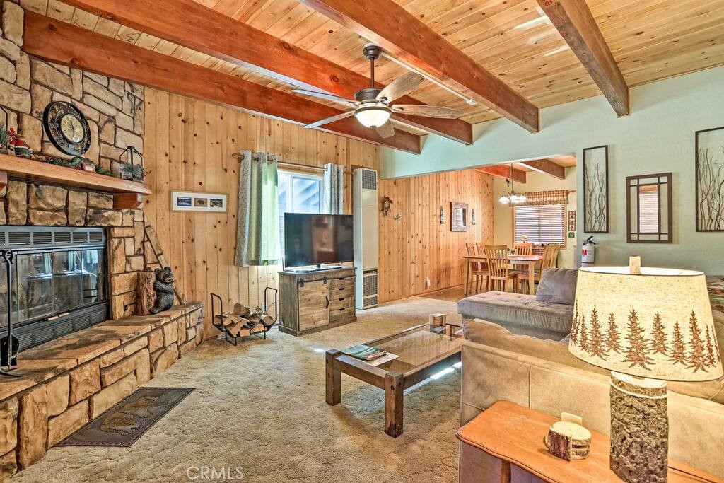 560 Lakewood Lane