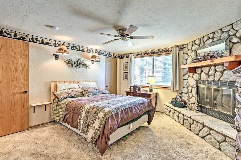 560 Lakewood Lane