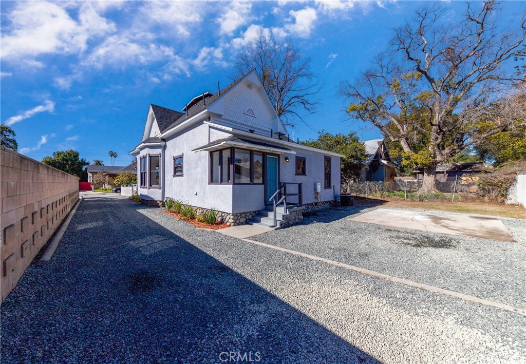 826 N Gordon Street