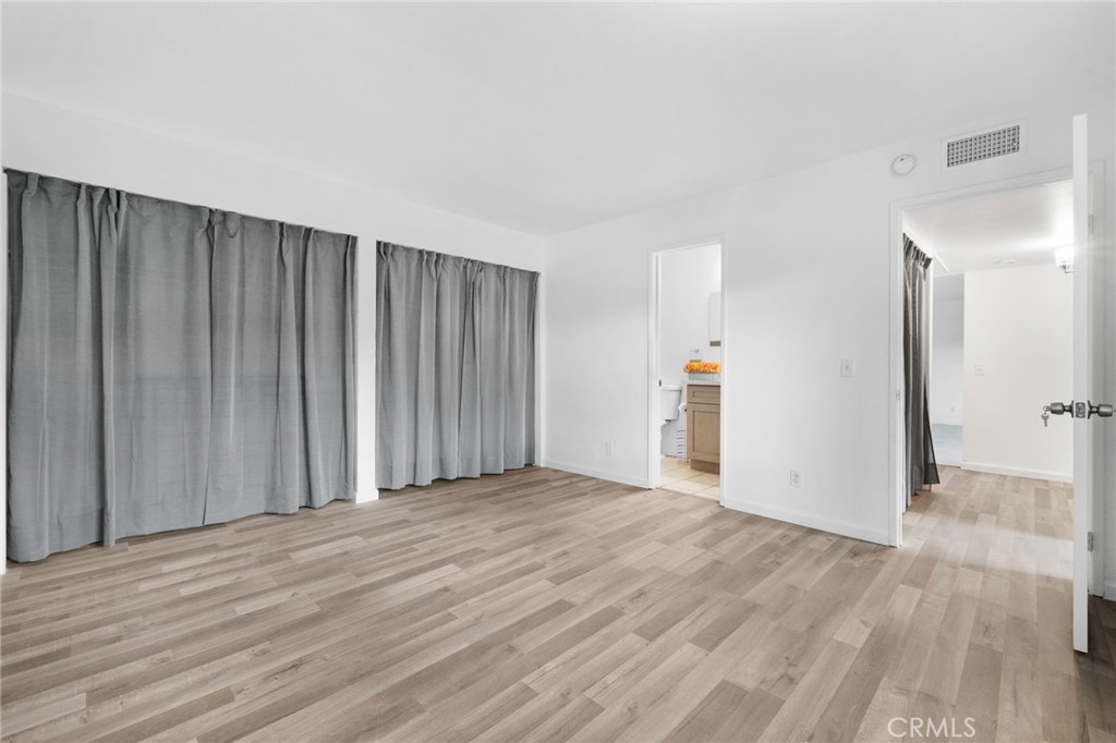 1735 E Washington Street G12