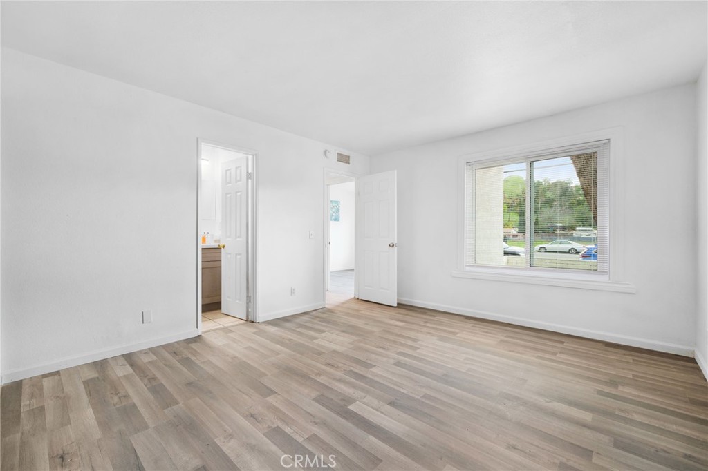 1735 E Washington Street G12