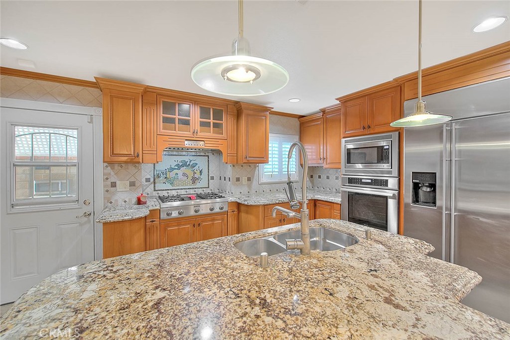 965 Looking Glass Drive