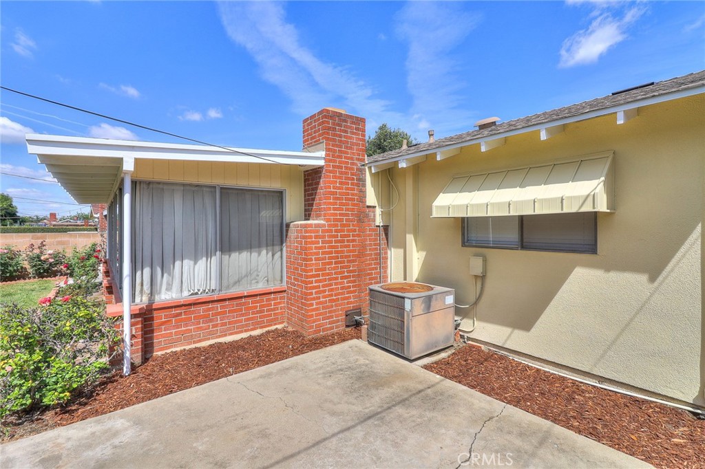 21130 E Tudor Street
