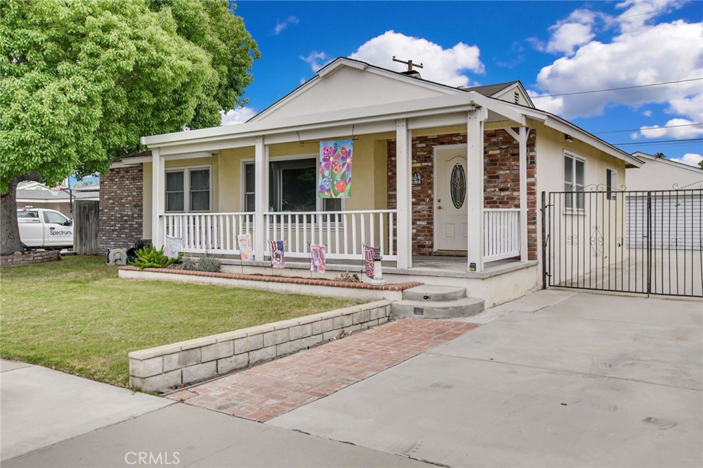223 E Benbow Street