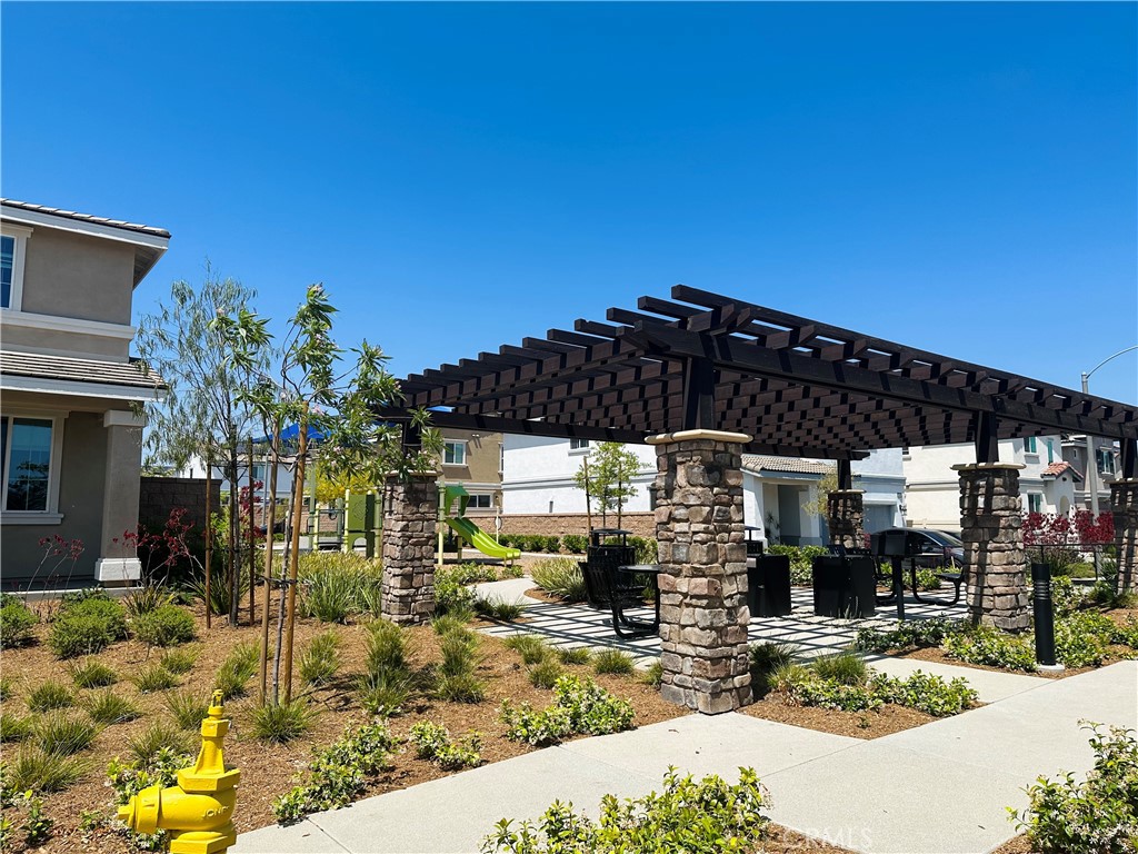 24926 Gossamer Ct