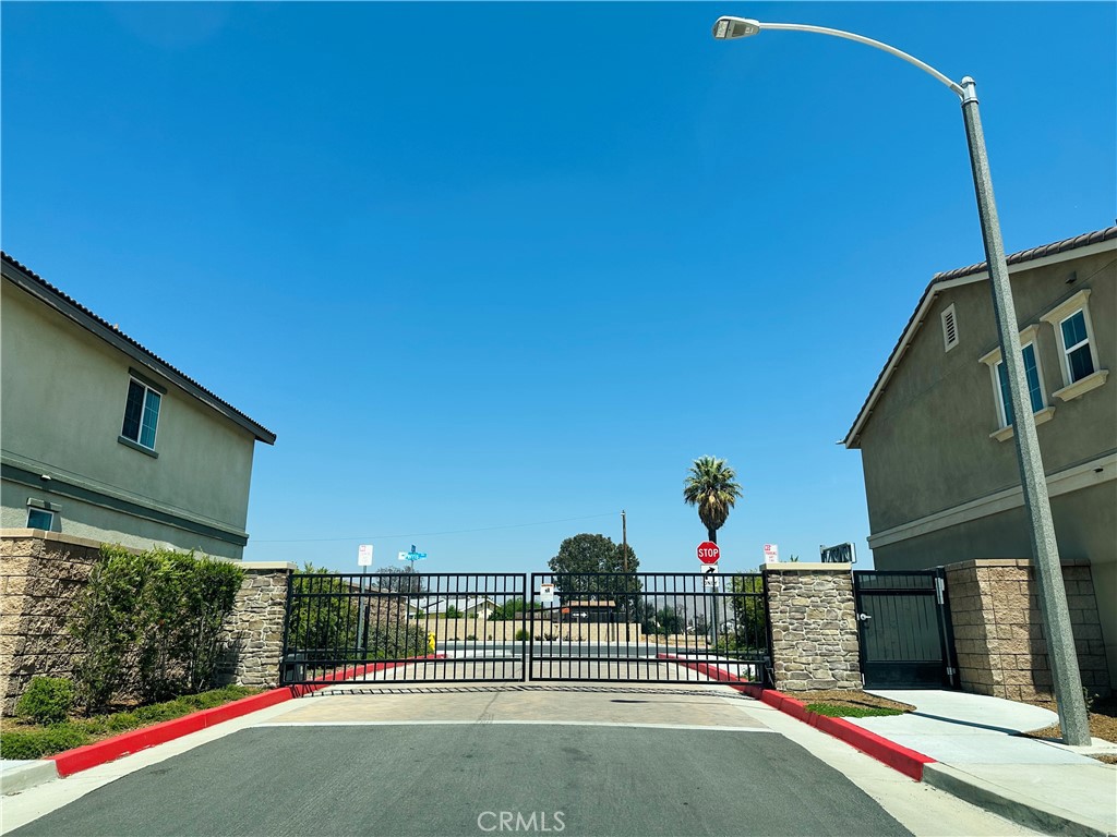 24926 Gossamer Ct