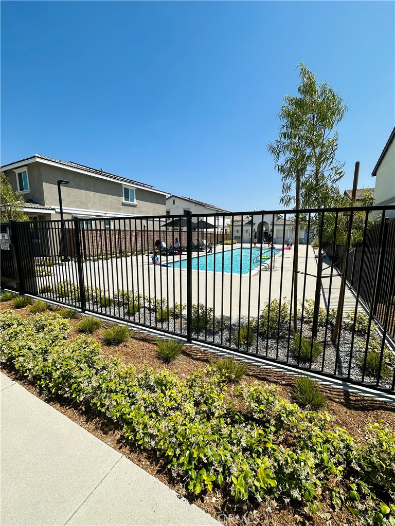 24926 Gossamer Ct