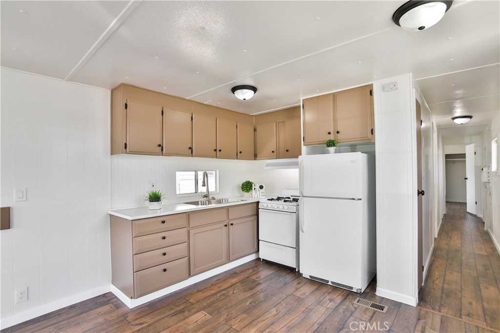 3825 VALLEY Boulevard 41