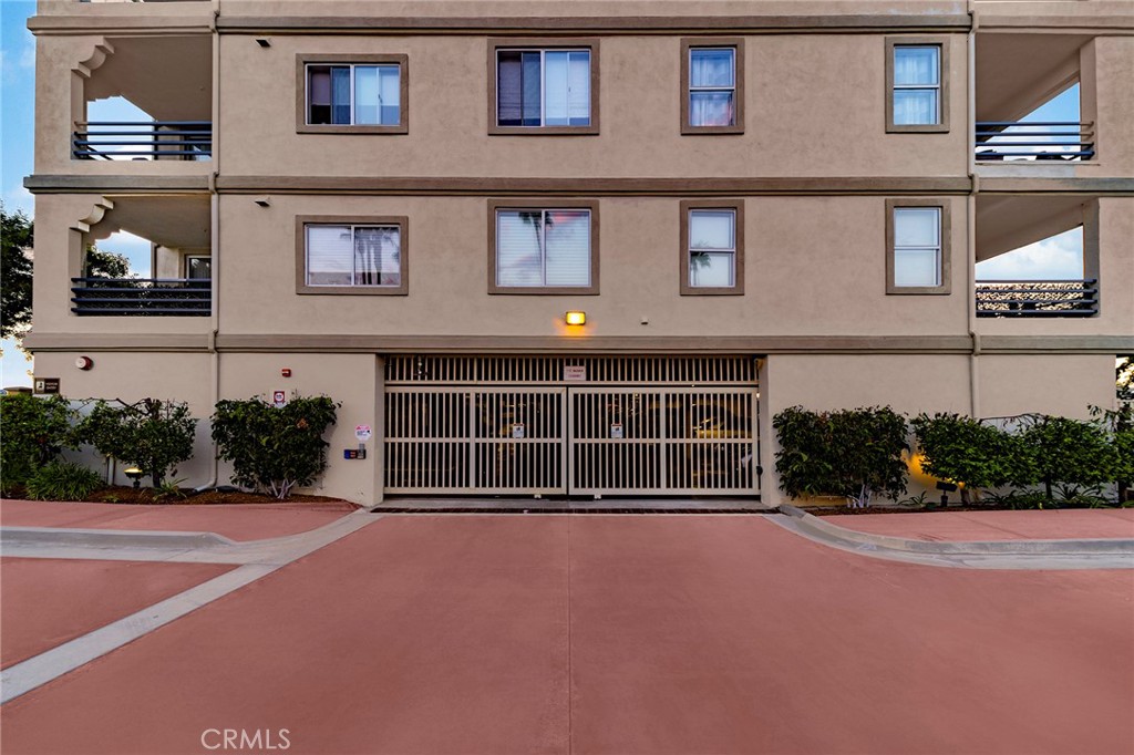 4165 Warner Avenue 201