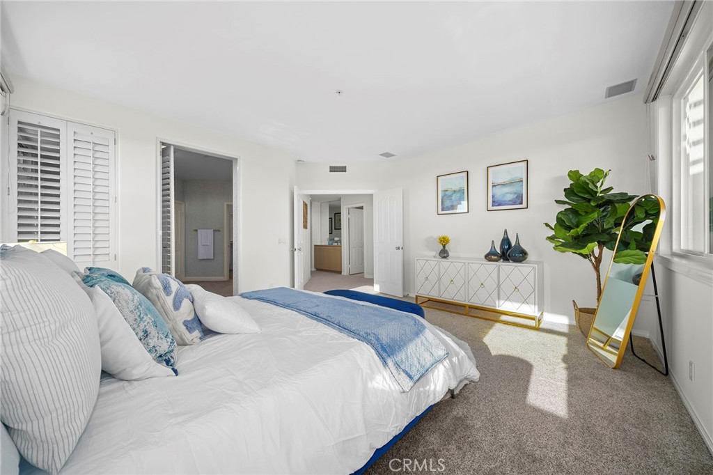 4165 Warner Avenue 201